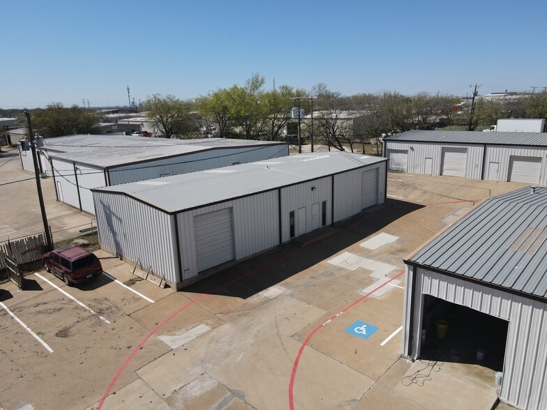 More Photos Of 4404-4412 Glenview Dr, Haltom City Warehouse For Lease