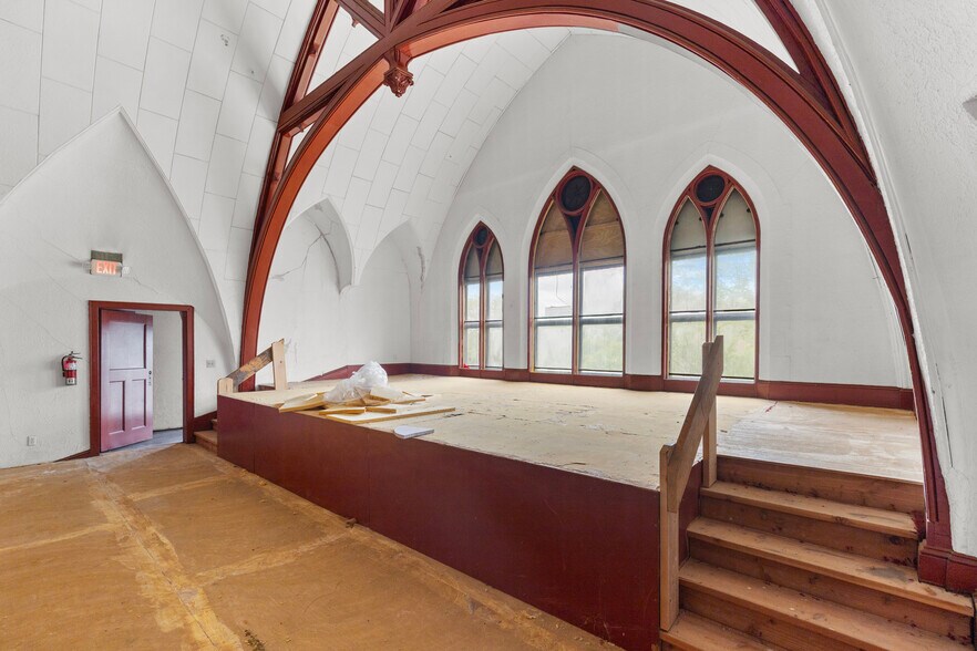 More Photos Of 140 W Garfield Ave, Milwaukee Religious Facility For Sale