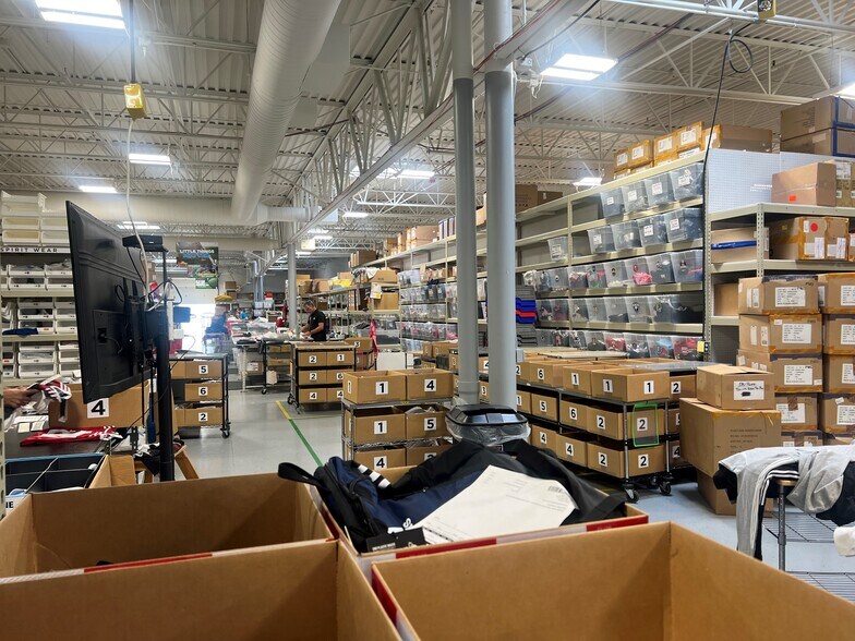 More Photos Of 620 Elizabeth Ct, Brookfield Freestanding For Sale