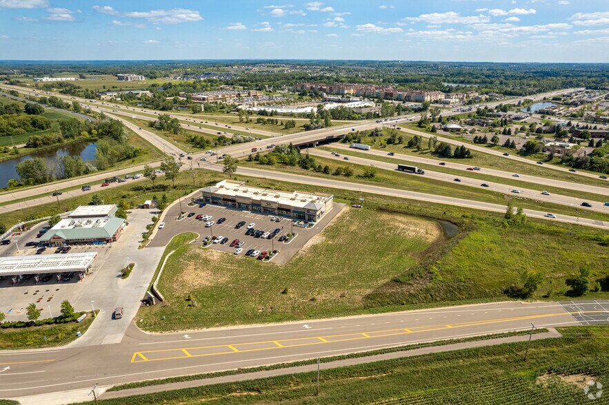 More Photos Of 9931-9947 Hudson Blvd N, Lake Elmo General Retail For Lease
