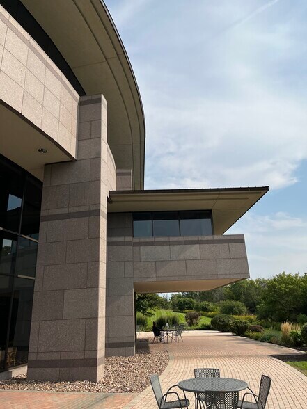 More Photos Of 100 Heritage Reserve Dr, Menomonee Falls Office For Sale