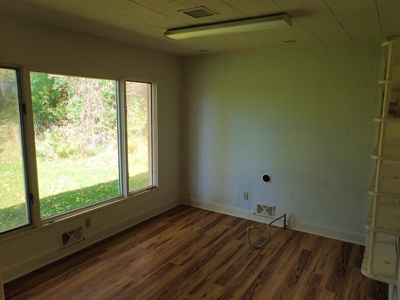 More Photos Of 6133 Big Tree Rd, Livonia Medical For Lease