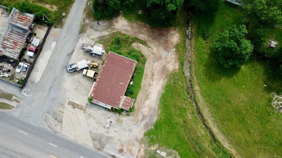 More Photos Of 909 S Garfield Ave, Kiowa Convenience Store For Sale