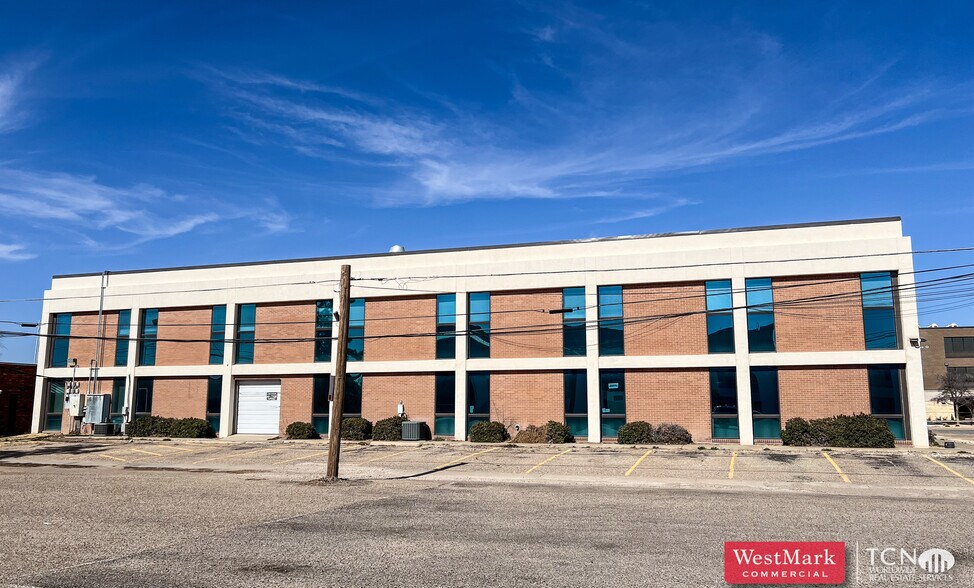 More Photos Of 1611 10th St, Lubbock Office For Lease