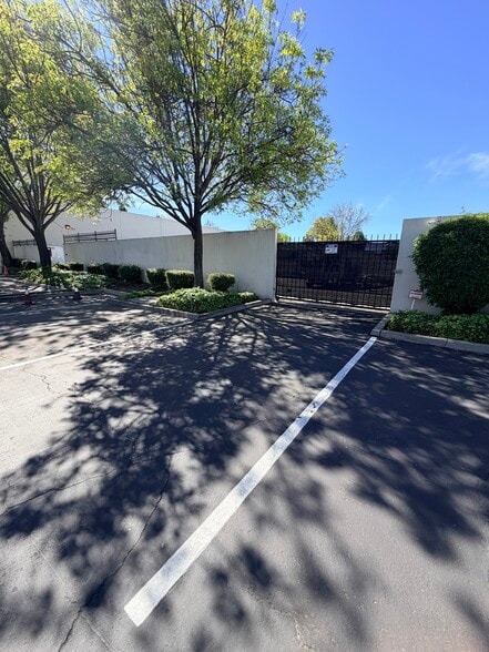 More Photos Of 28435 Century St, Hayward Light Distribution For Sale
