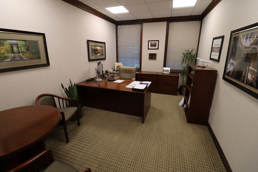 More Photos Of 9009 Coldwater Rd, Fort Wayne Unknown For Lease