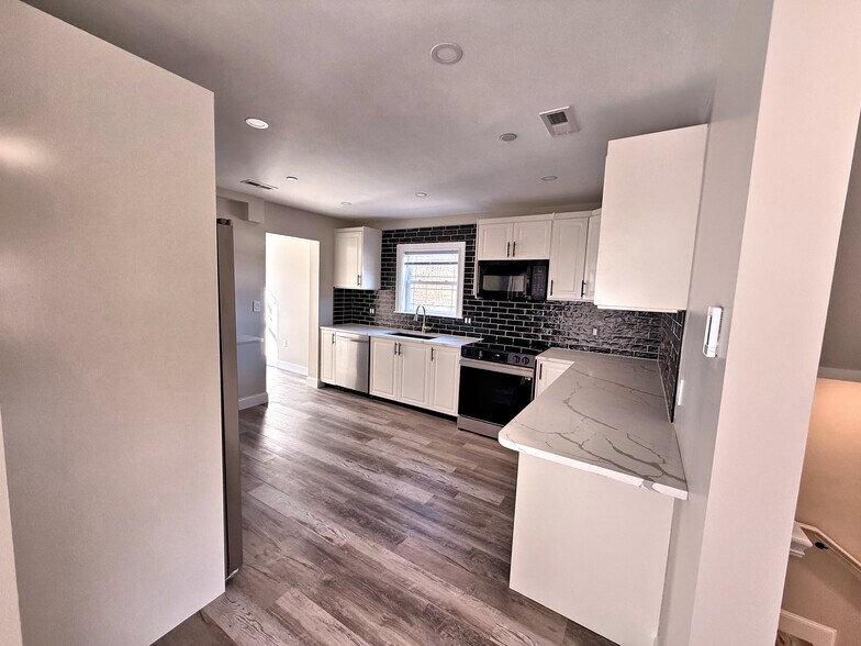 More Photos Of 44 Montvale Ave, Stoneham Office Residential For Sale