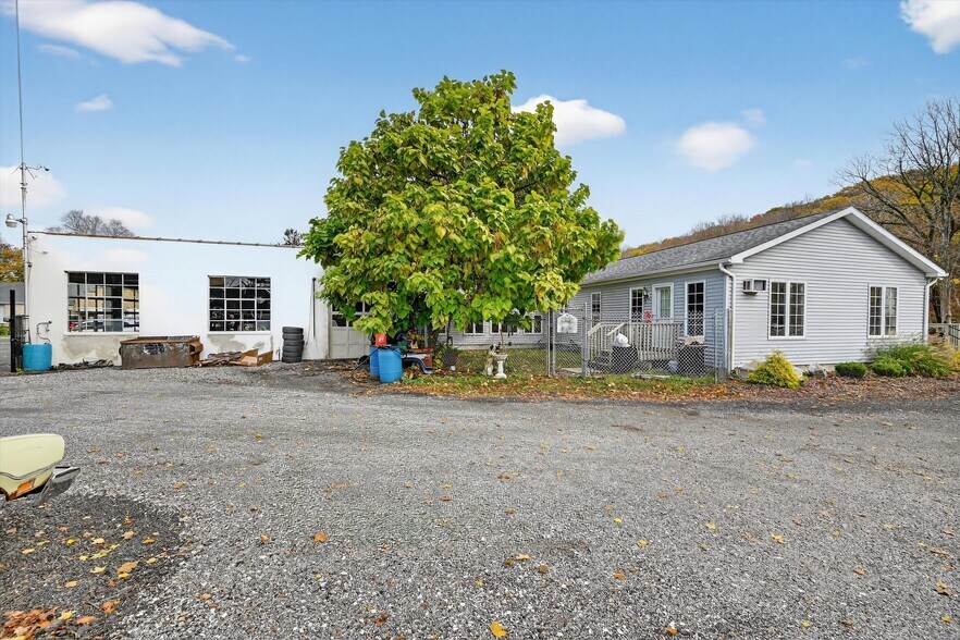 More Photos Of 13 Main St, Ogdensburg Auto Repair For Sale