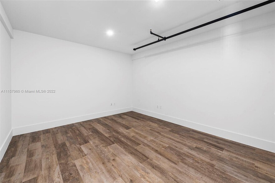 More Photos Of 1954 N 30th Rd, Hollywood Office For Lease