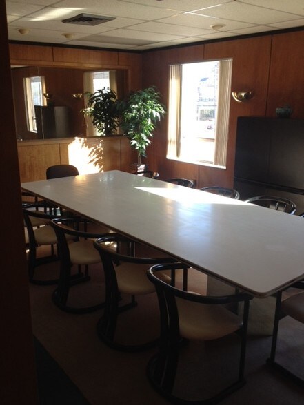 More Photos Of 1625 Lemoine Ave, Fort Lee Storefront Retail Office For Lease