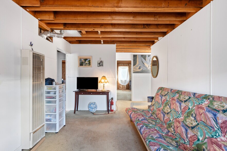 More Photos Of 5565 NE Stephens St, Winchester Auto Repair For Sale