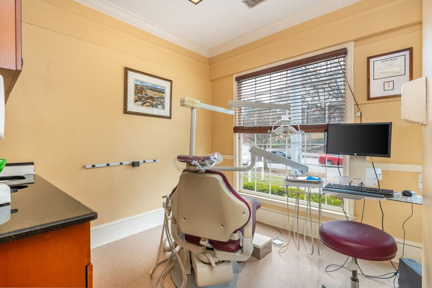More Photos Of 1624 NE Piedmont Ave, Atlanta Medical For Sale