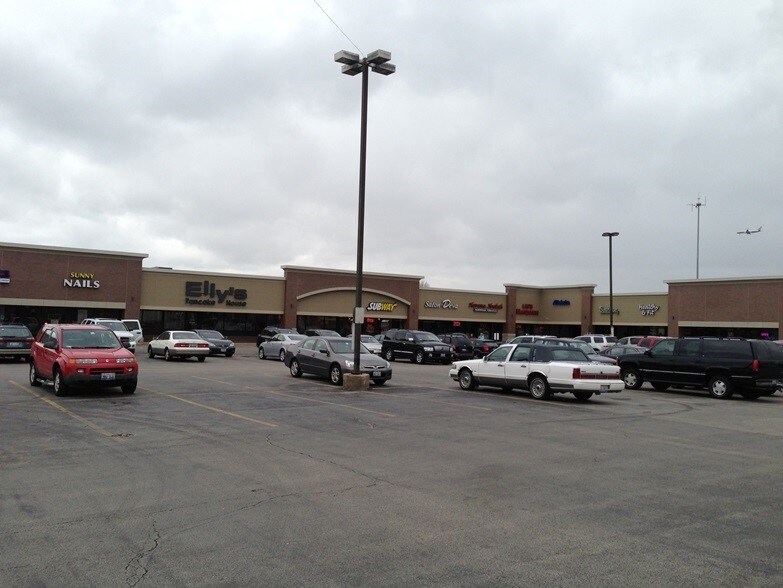 More Photos Of 5050 N Cumberland Ave, Norridge Unknown For Lease