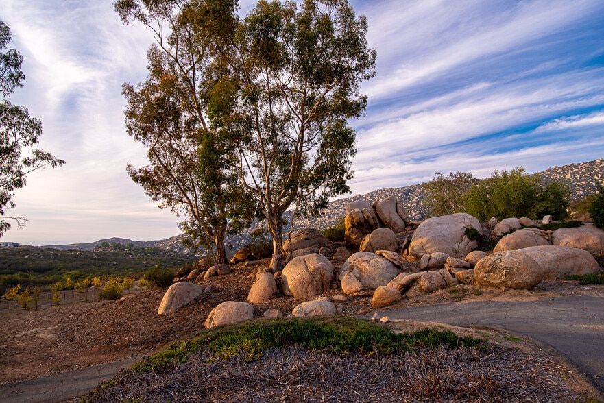 More Photos Of 15348 Running Deer Trl, Poway Manufactured Housing Mobile Home Park For Sale