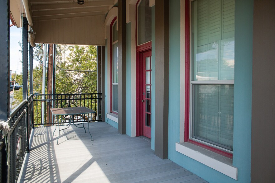 More Photos Of 301 S Saint Charles St, Brenham General Retail For Sale