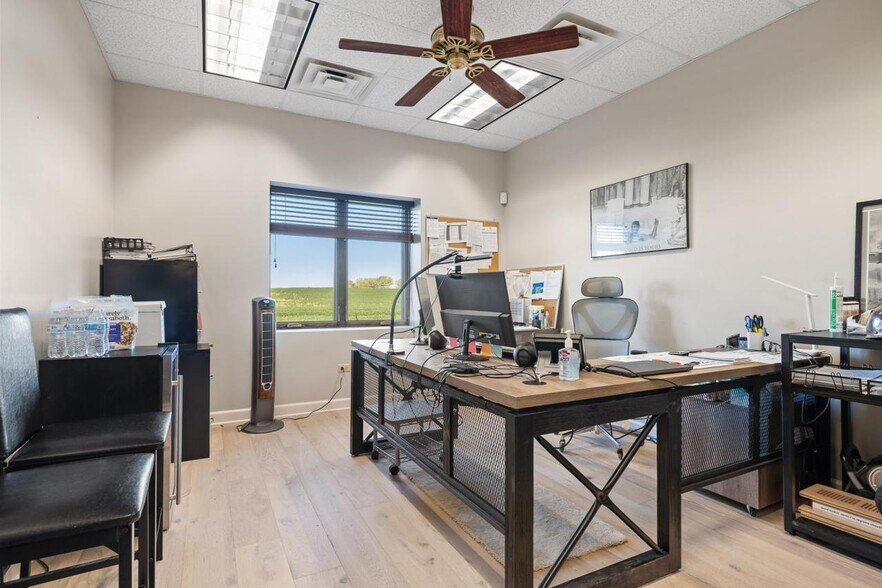 More Photos Of 13412 W 159th St, Homer Glen Showroom For Sale