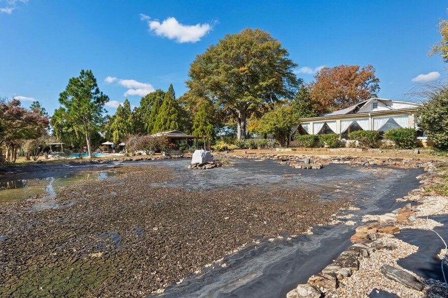 More Photos Of 607 Butts Mill Rd, Pine Mountain General Retail For Sale