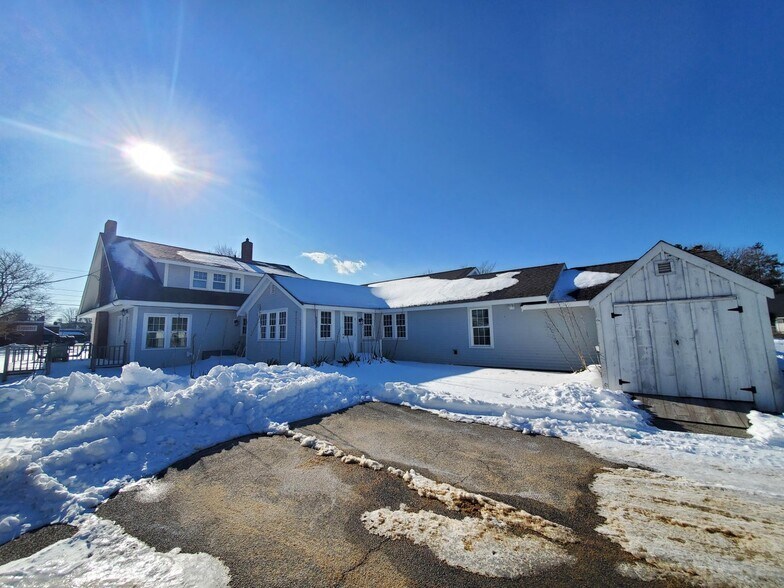 More Photos Of 476 MA-28, Harwich Port Office For Sale