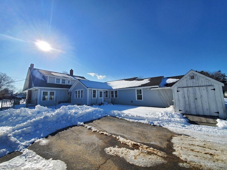 More Photos Of 476 MA-28, Harwich Port Office For Sale