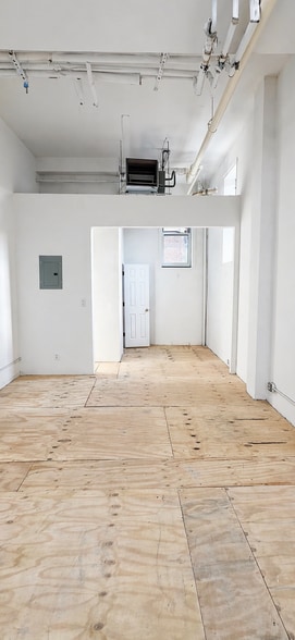 More Photos Of 10-40 Shore Blvd, Brooklyn Apartments For Lease