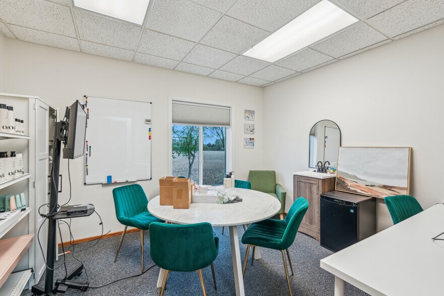 More Photos Of 2434 Commerce Blvd, Mound Office For Sale