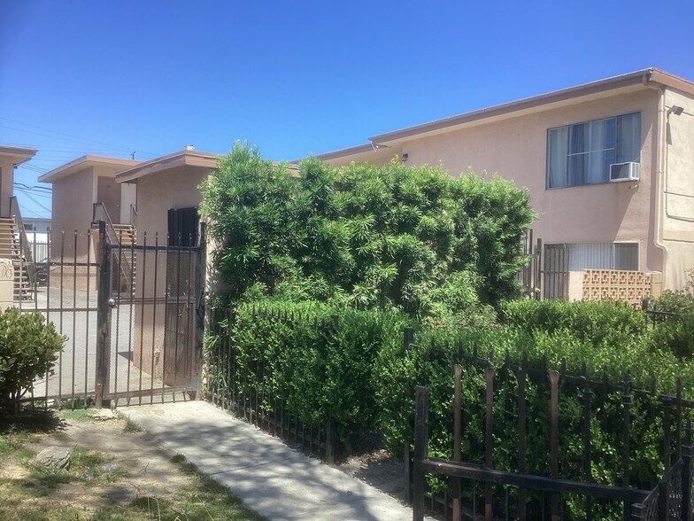 More Photos Of 1426 Minnie St, Santa Ana Apartments For Sale