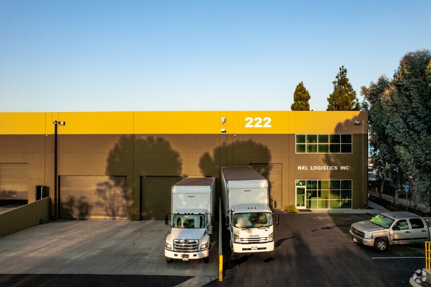 More Photos Of 222 E Redondo Beach Blvd, Gardena Distribution For Lease