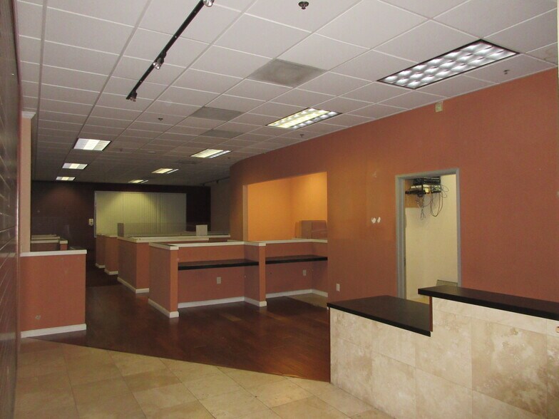 More Photos Of 1050 E Perrin Dr, Fresno Office For Lease