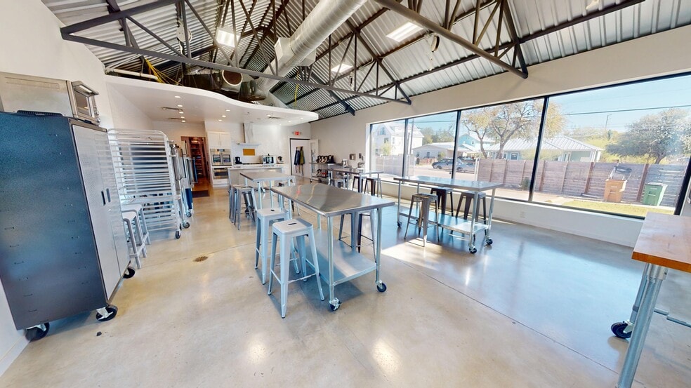 More Photos Of 1152 Webberville Rd, Austin Storefront Retail Office For Sale