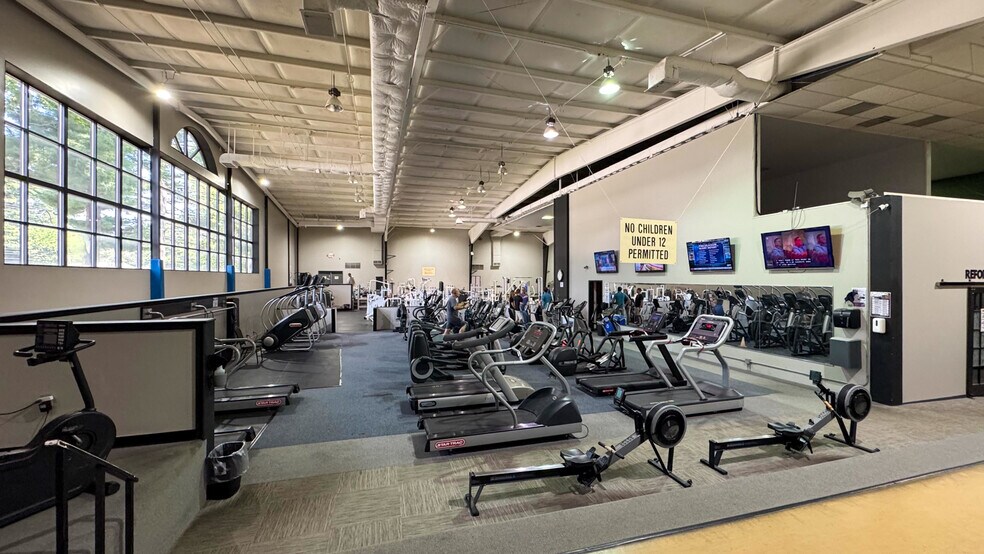 More Photos Of 5133 Darrow Rd, Hudson Health Club For Sale