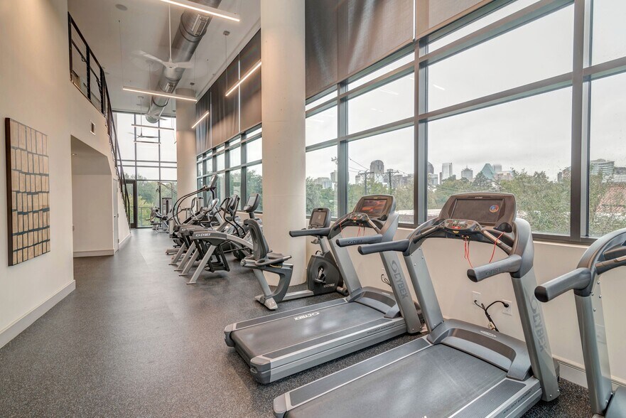 More Photos Of 3200 McKinney Ave, Dallas Multifamily For Sale