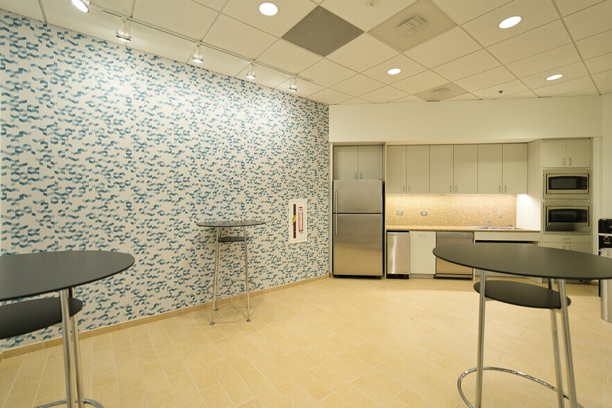 More Photos Of 2300 Windy Ridge Pkwy SE, Atlanta Office For Lease