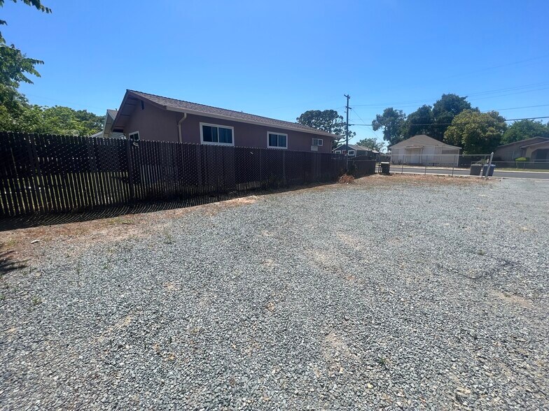 More Photos Of 0 Third Street, Oakley Land For Lease
