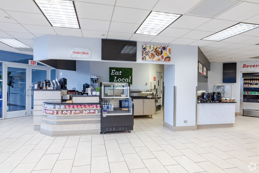 More Photos Of 1111 W 22nd St, Oak Brook Office For Lease