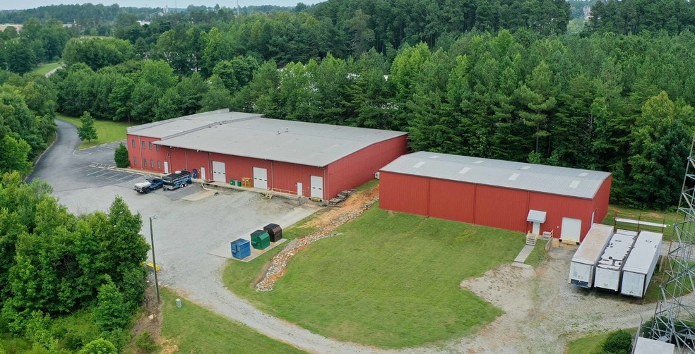 More Photos Of 1427 Boulder Ct, Greensboro Warehouse For Lease