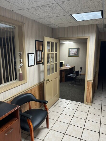 More Photos Of 5013 Park St, Jacksonville Auto Repair For Sale