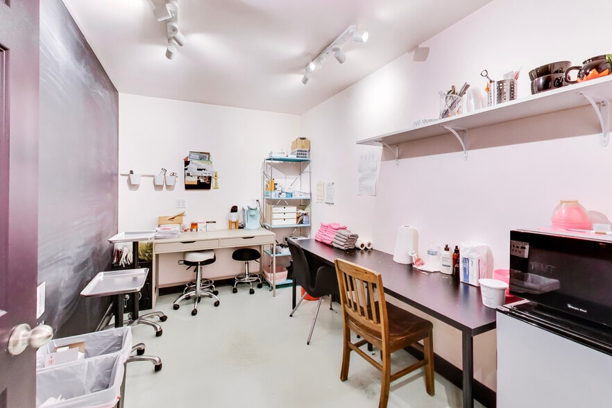 More Photos Of 2108-2110 W Roscoe St, Chicago Storefront Retail Residential For Sale