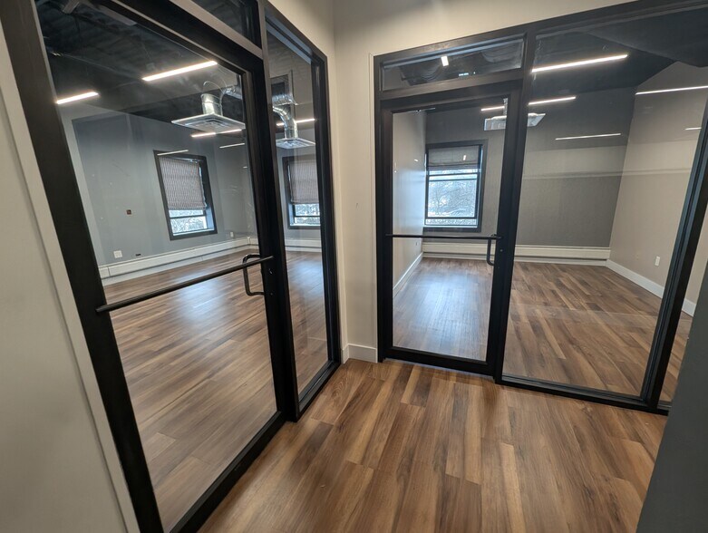 More Photos Of 29225 Chagrin Blvd, Pepper Pike Medical For Lease