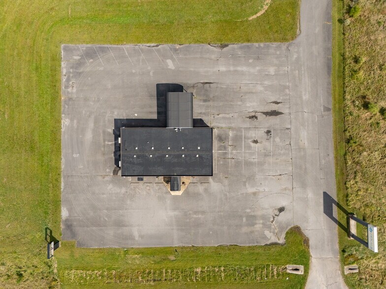 More Photos Of 5674 AL Highway 68, Collinsville Bank For Sale