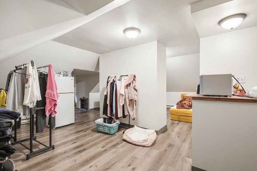 More Photos Of 467 Northampton st, Kingston Multifamily For Sale