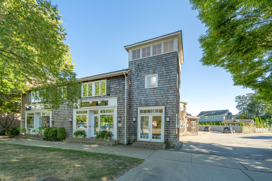 Primary Photo Of 3 Railroad Ave, East Hampton Storefront Retail Office For Lease