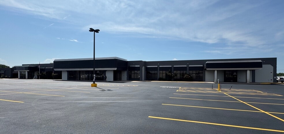 More Photos Of 1550-1570 W Battlefield St, Springfield Freestanding For Lease