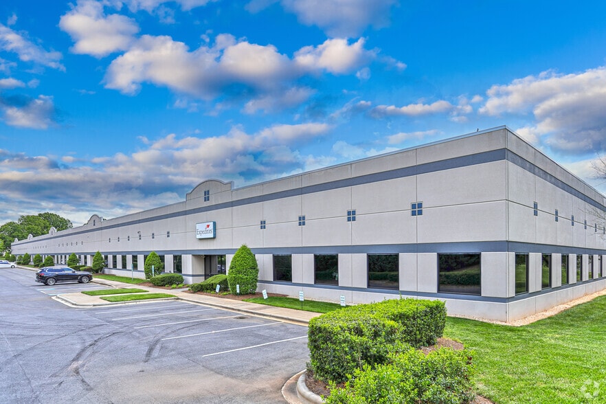 More Photos Of 3101 Yorkmont Rd, Charlotte Warehouse For Lease