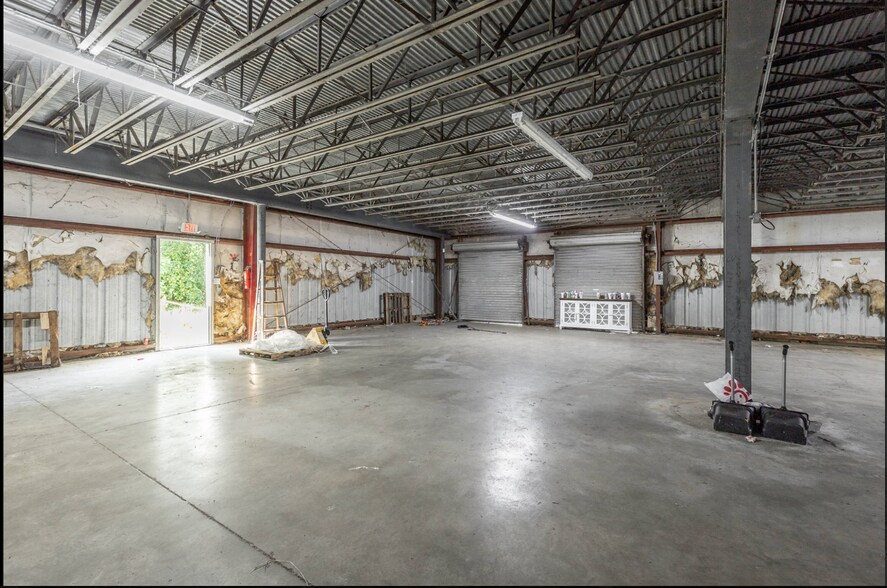More Photos Of 1318 Underwood St, Dalton Warehouse For Sale