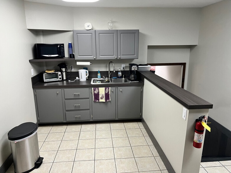 More Photos Of 1244 River View Dr, Cody Office For Lease