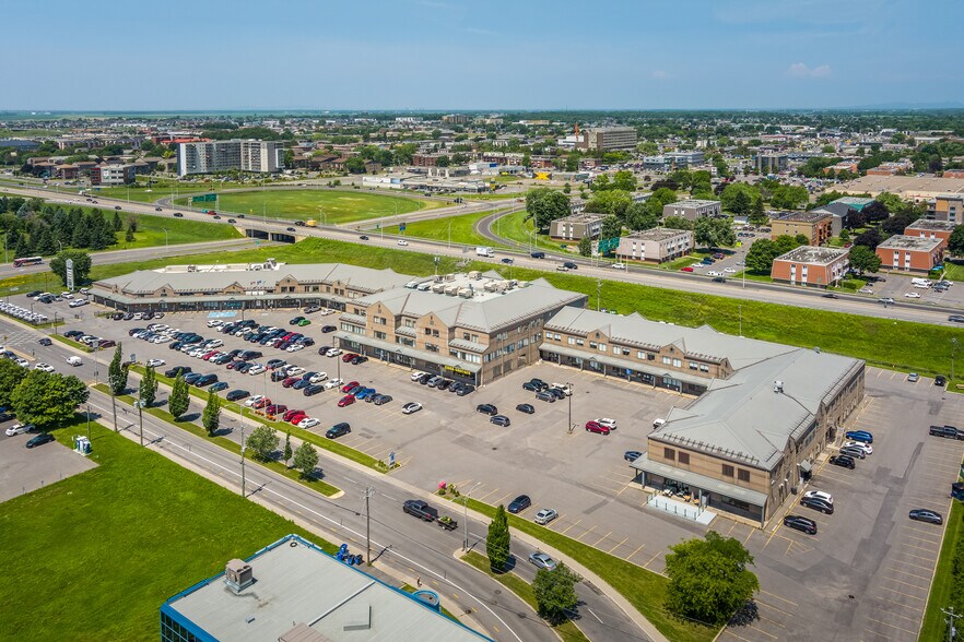 More Photos Of 315 Rue Macdonald, St-Jean Office For Lease