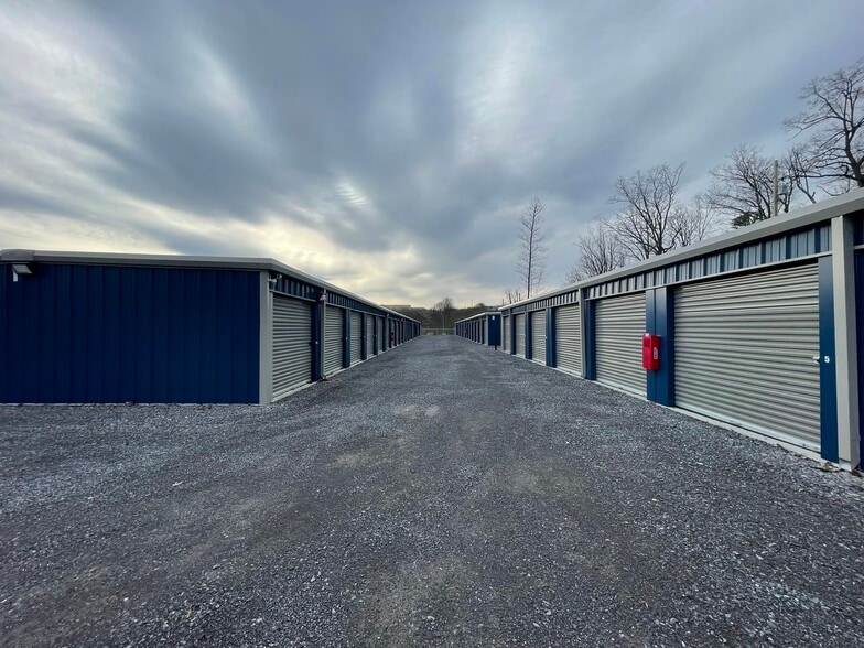 More Photos Of 1122 Amelia Ave, Altoona Self Storage For Sale