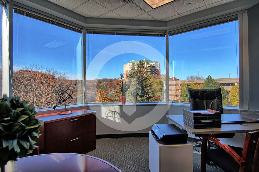 More Photos Of 8500 Normandale Lake Blvd, Bloomington Coworking Space