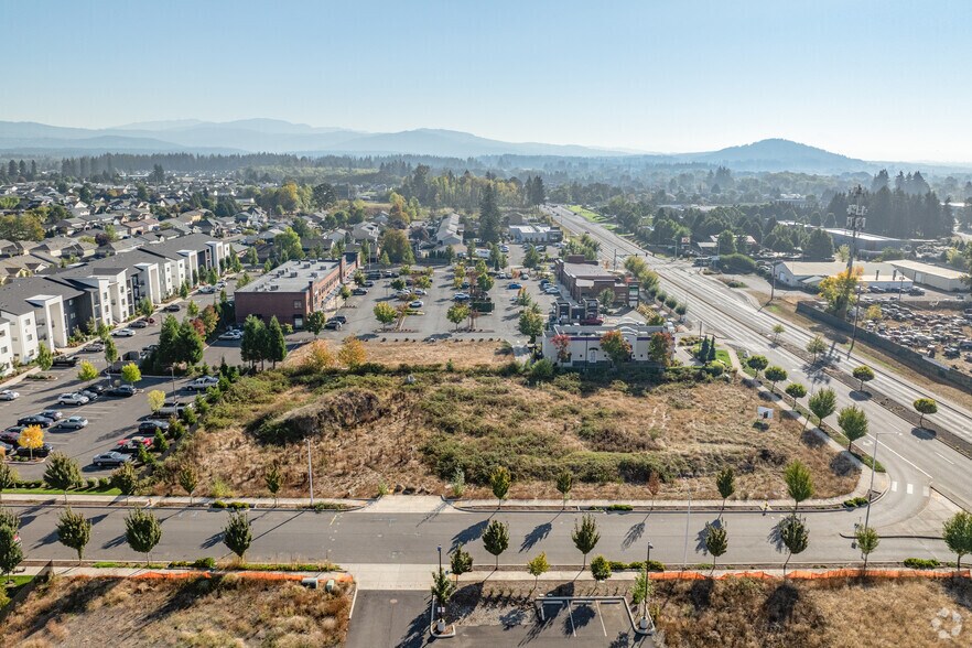 More Photos Of NE Fourth Plain Blvd, Vancouver Freestanding For Lease