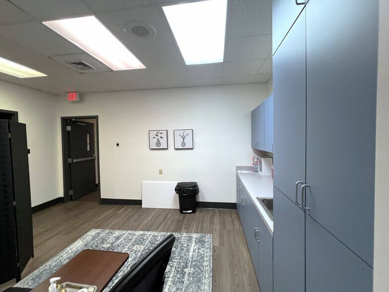 More Photos Of 31 S Lime St, Lancaster Medical For Lease